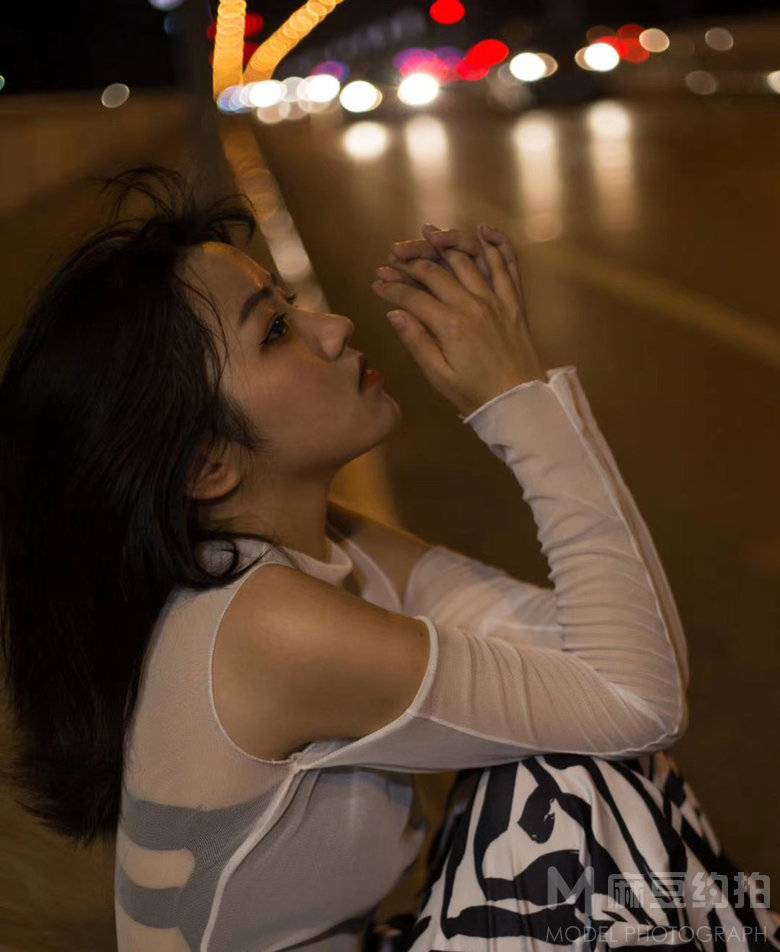 情绪模特