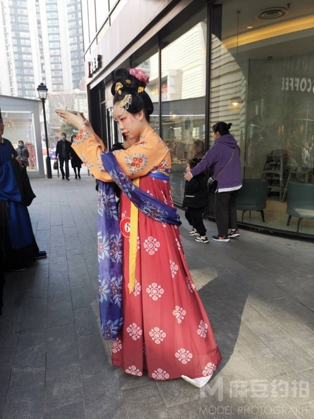 汉服模特