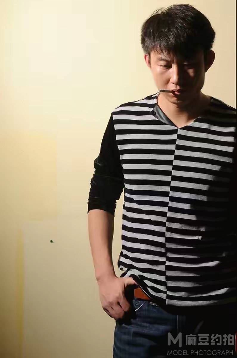 黑白模特