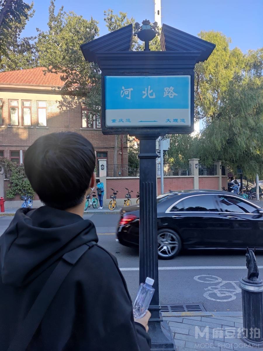 校园模特
