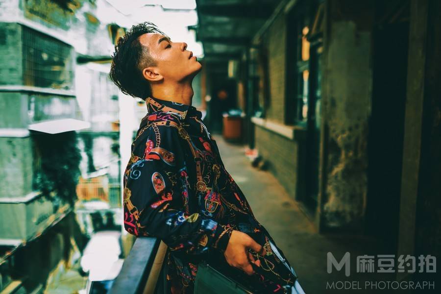 情绪模特