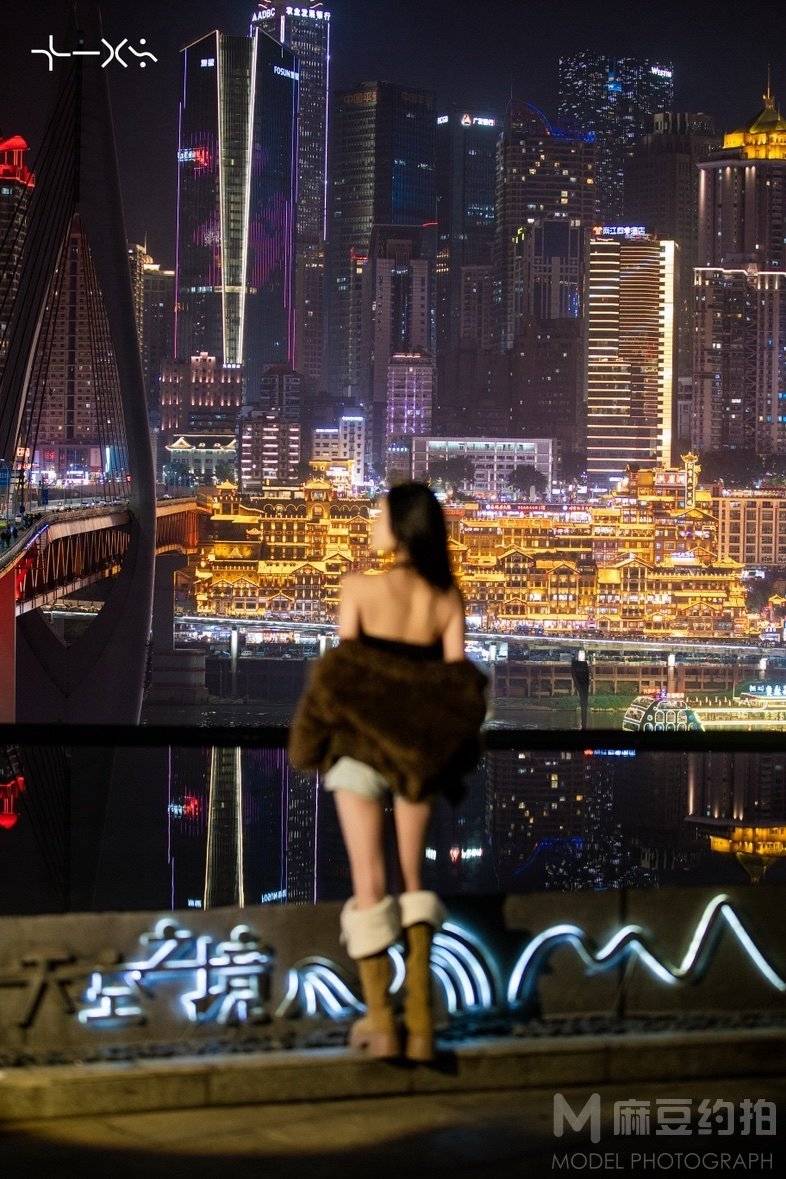 夜景模特