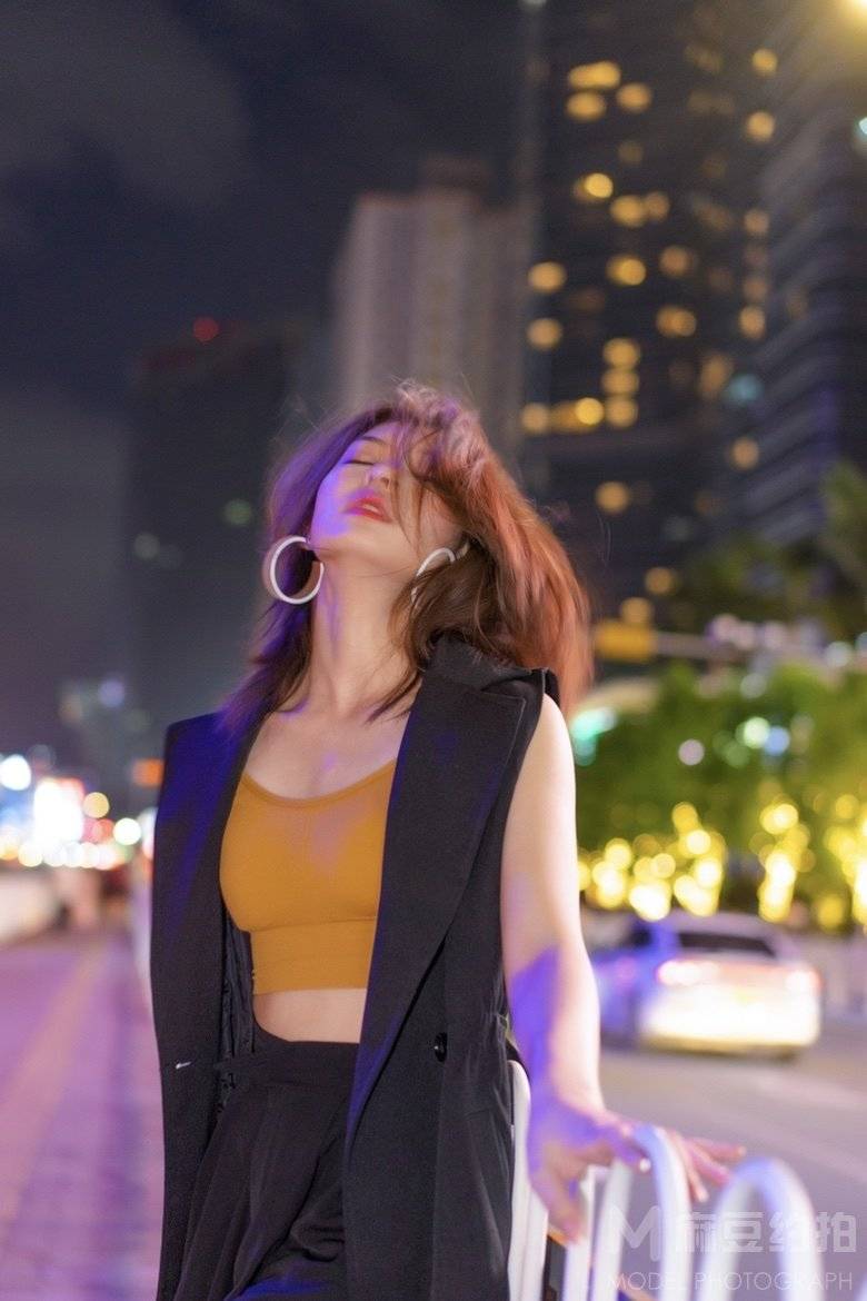 夜景模特