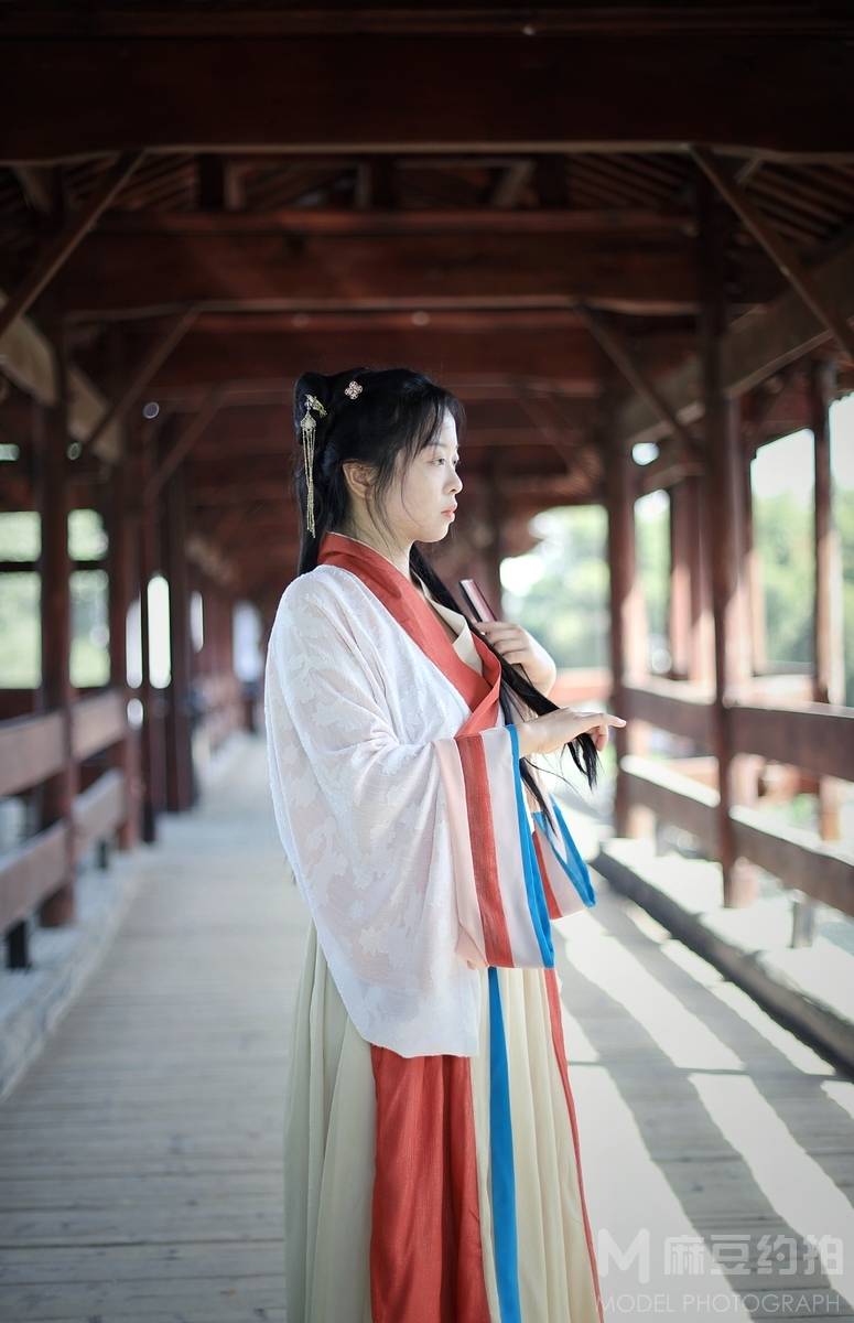 汉服模特