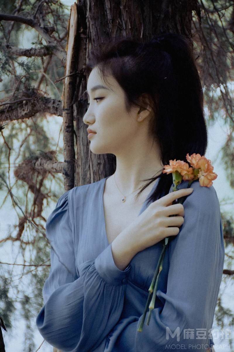 情绪模特