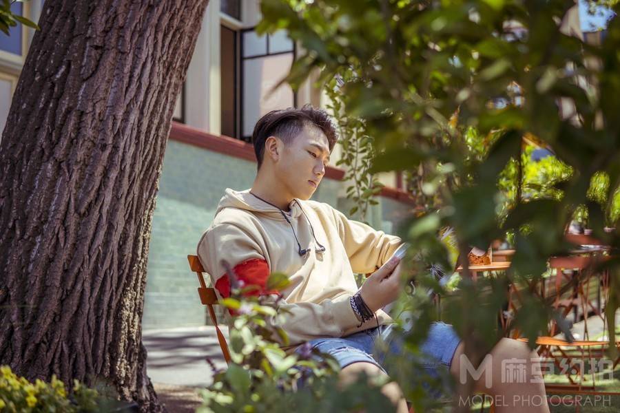 情绪模特