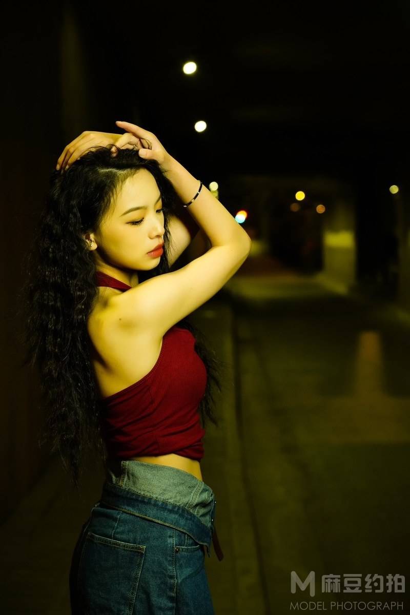 情绪模特