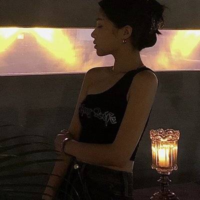 黑白模特