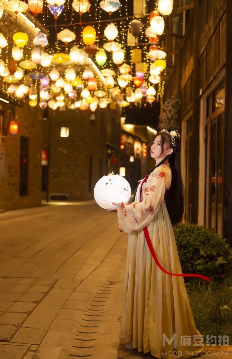 汉服模特