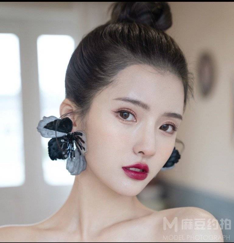 妆容模特