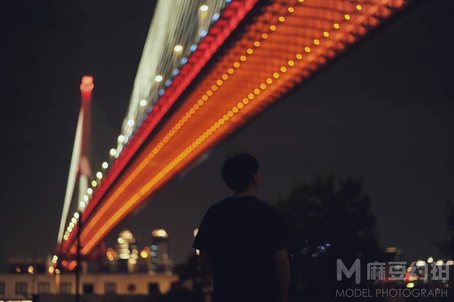 夜景模特
