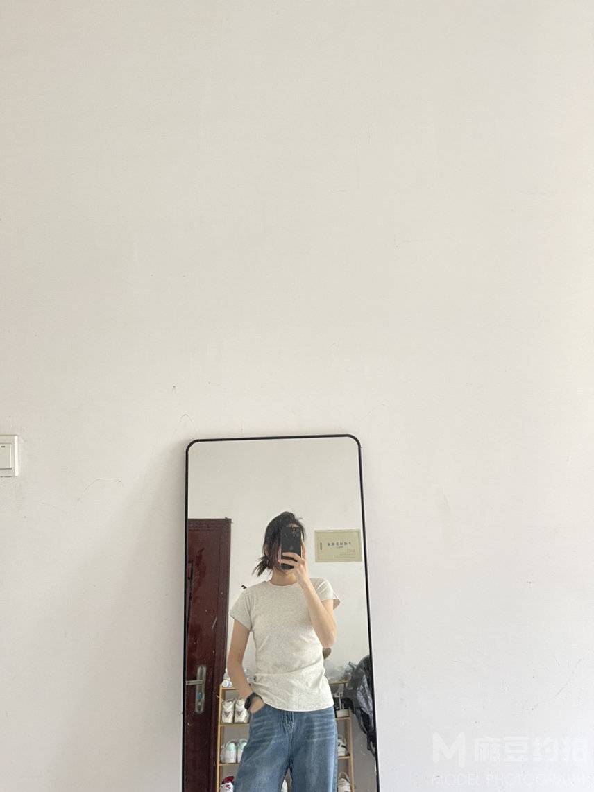 黑白模特