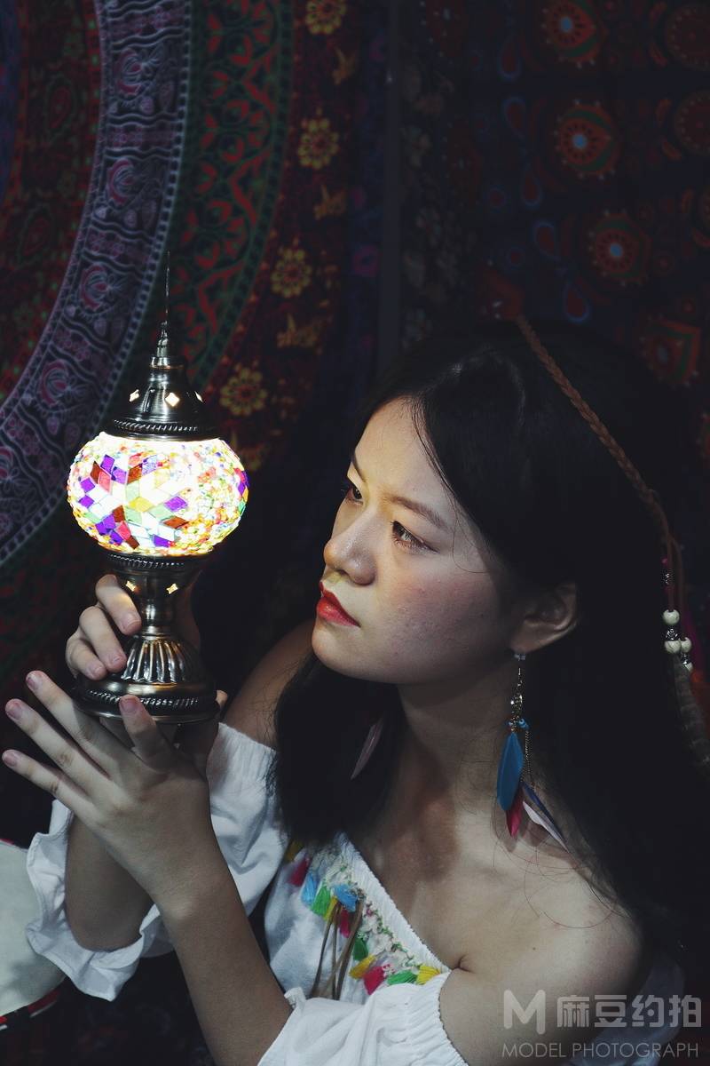 情绪模特