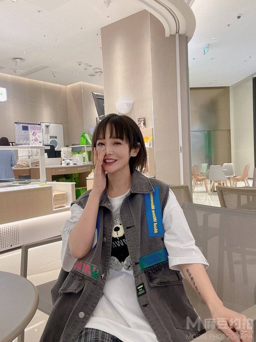妆容模特