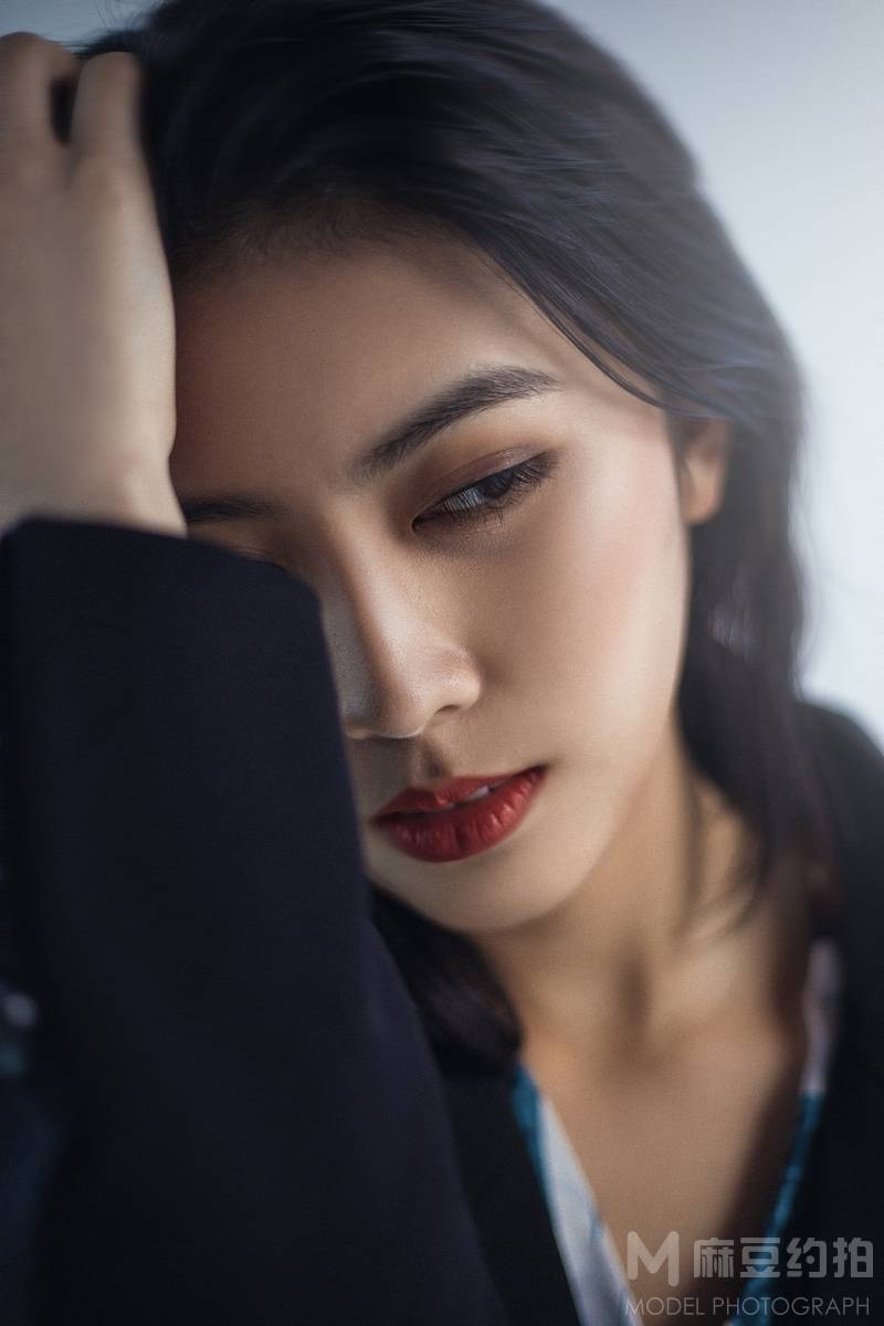 情绪模特