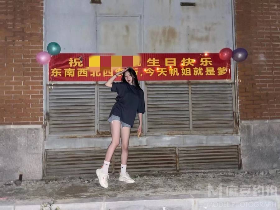 校园模特