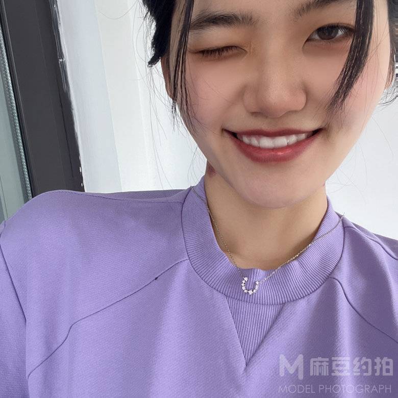 黑白模特