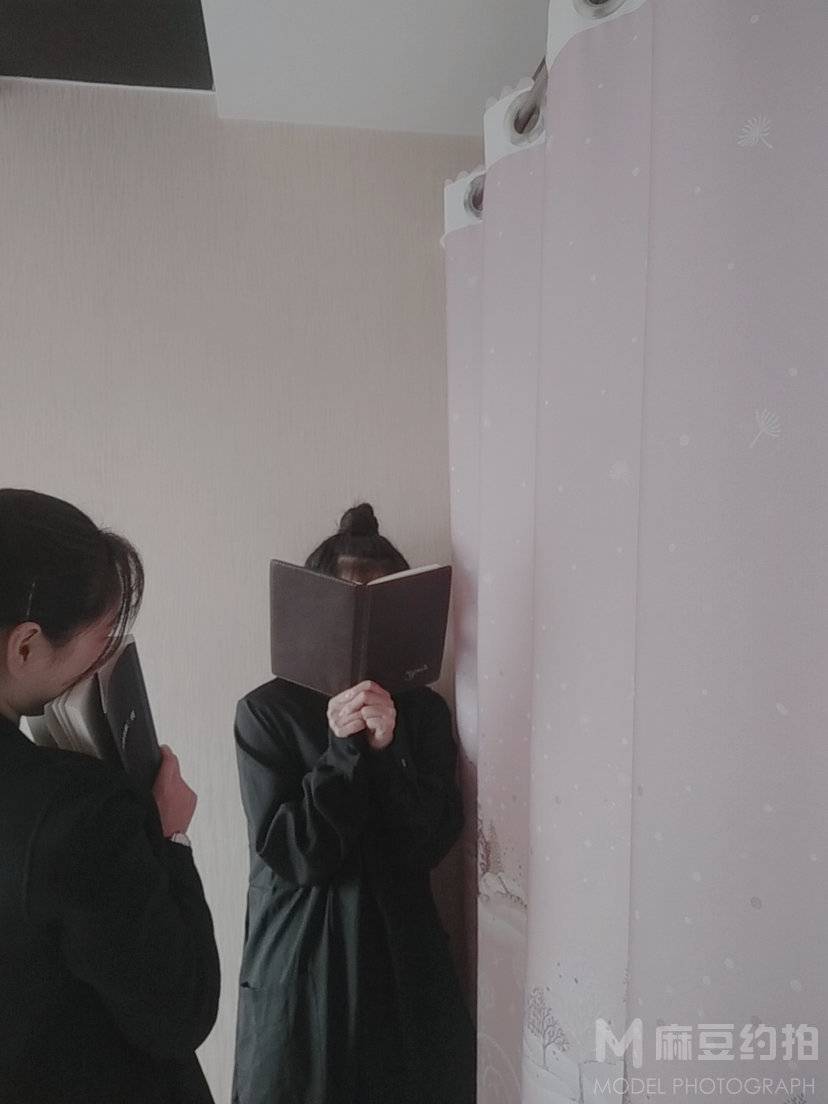 黑白模特