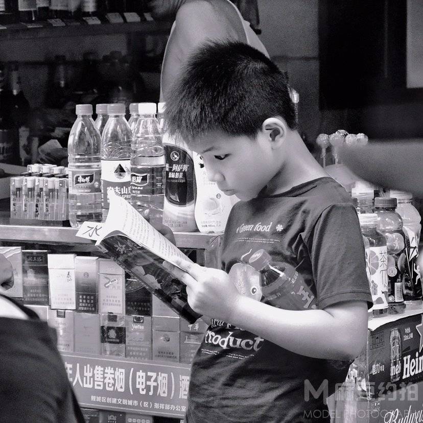 黑白模特