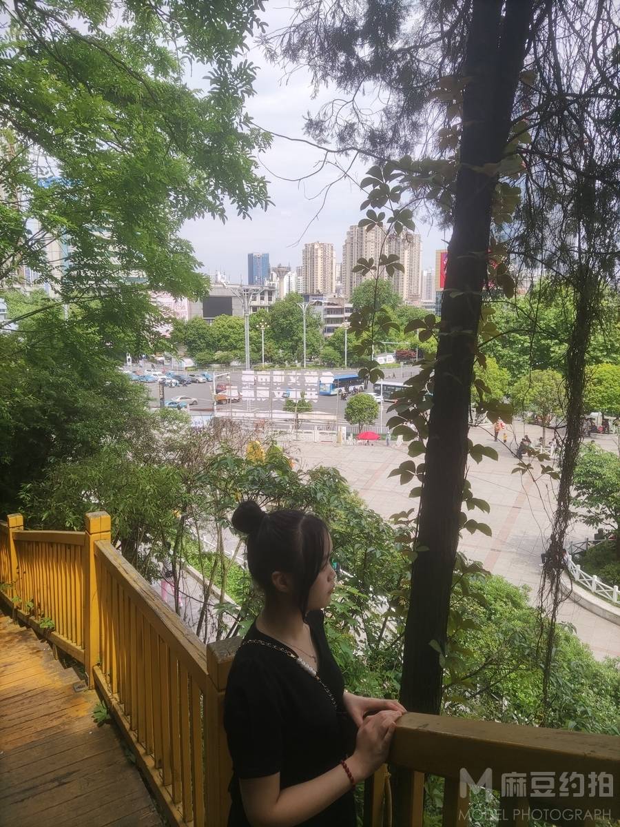 黑白模特