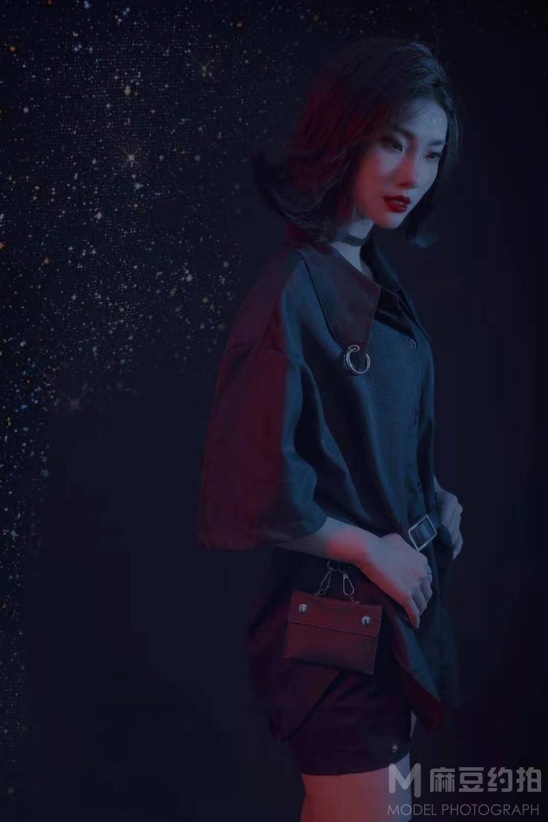 情绪模特