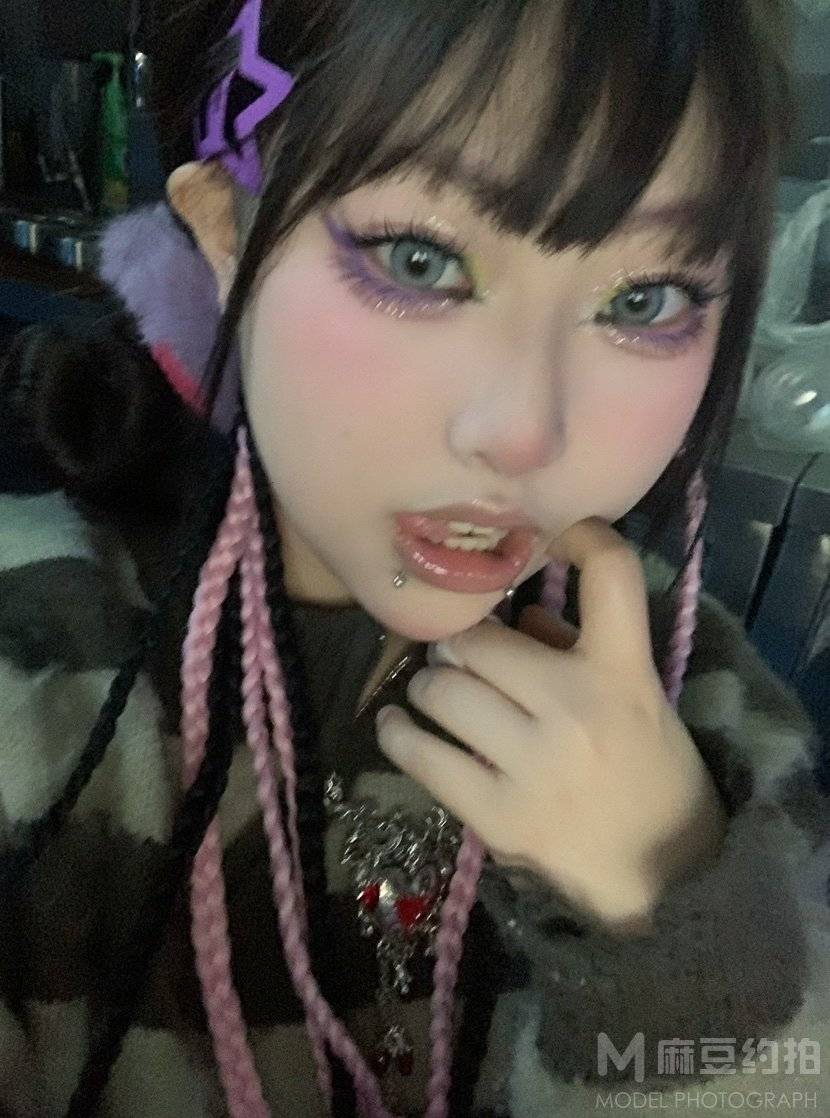 妆容模特