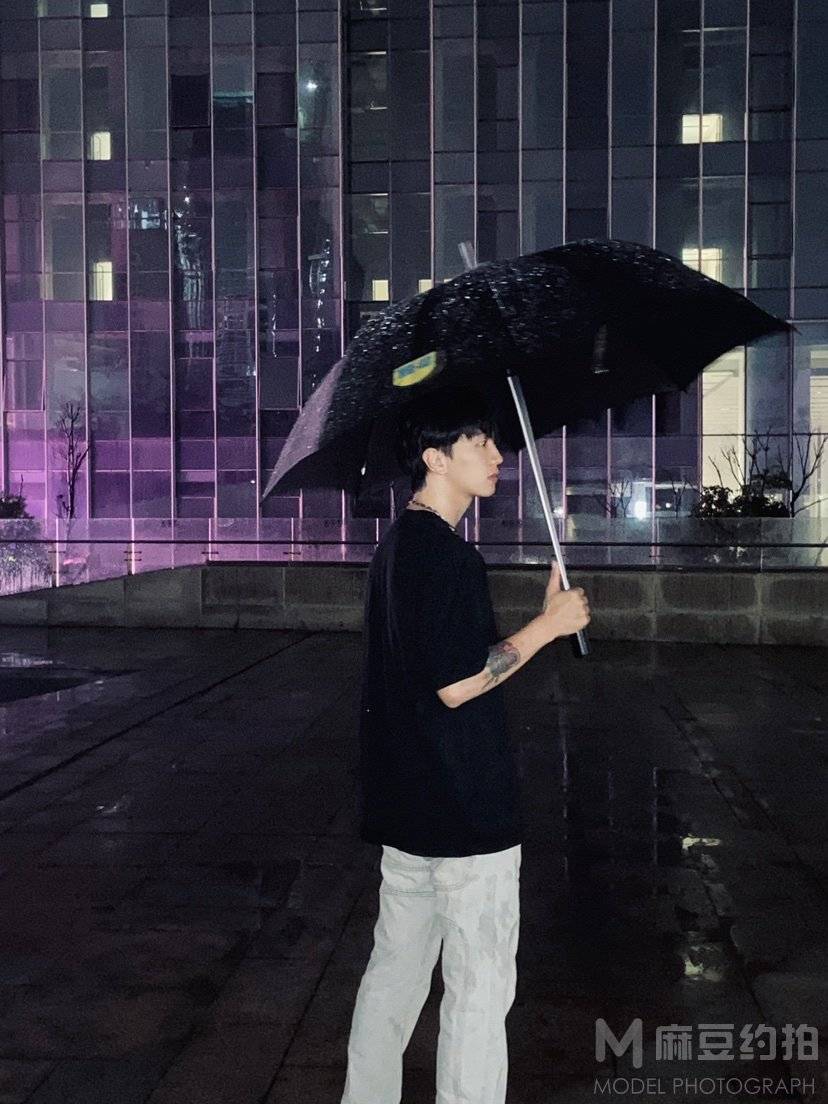 黑白模特