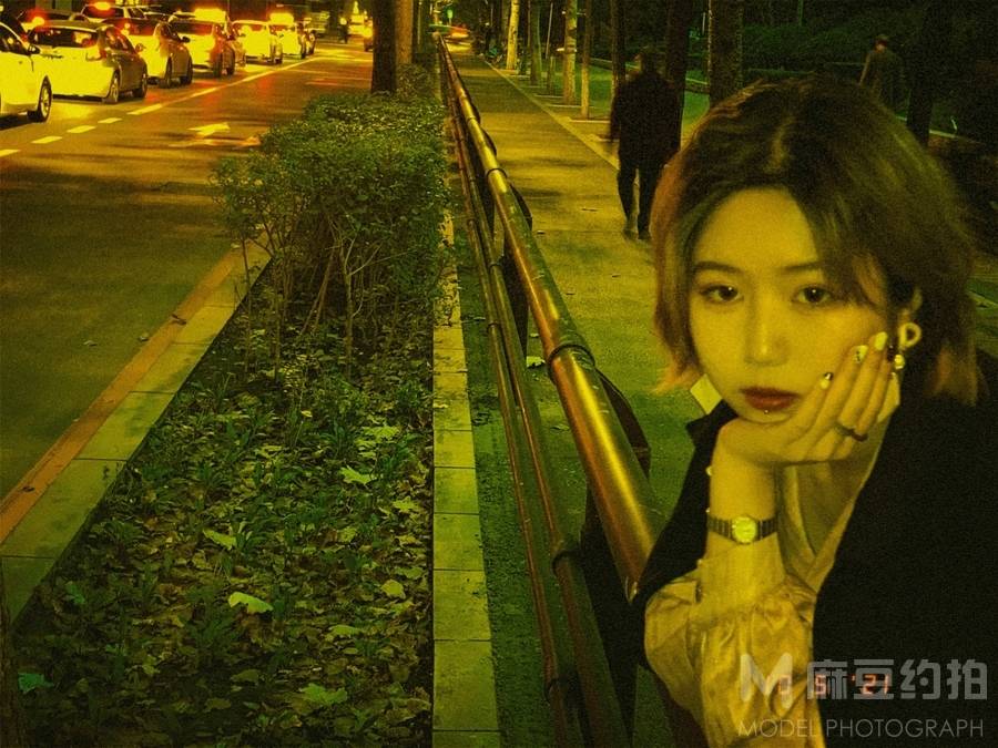 情绪模特