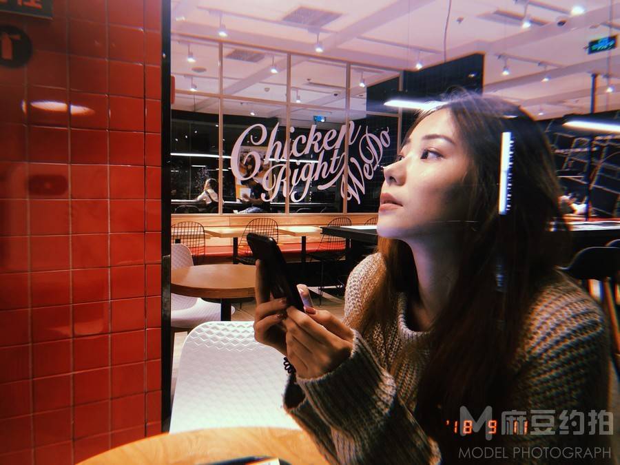 情绪模特