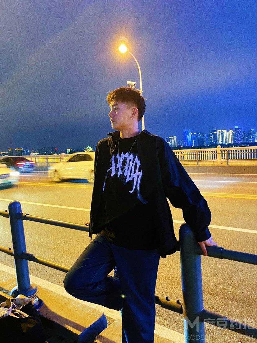 夜景模特