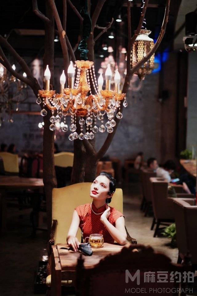 情绪模特