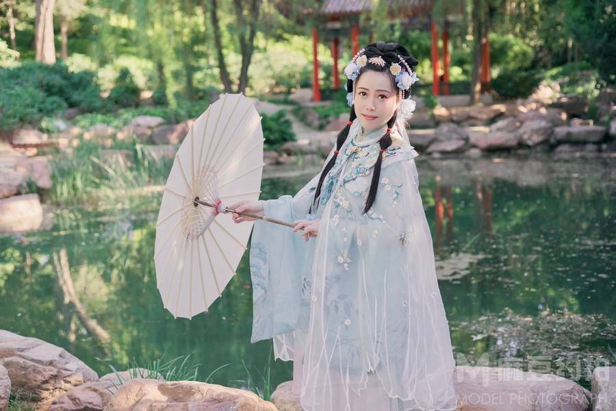 汉服模特