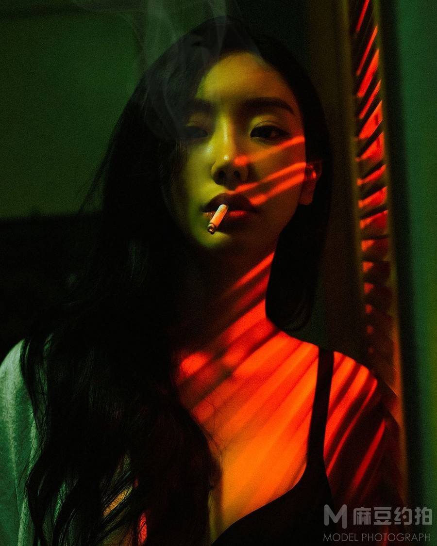 情绪模特