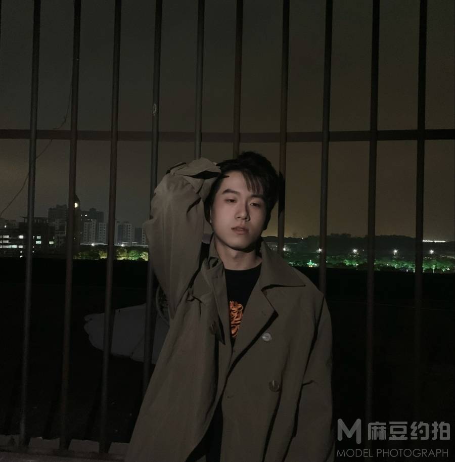 黑白模特