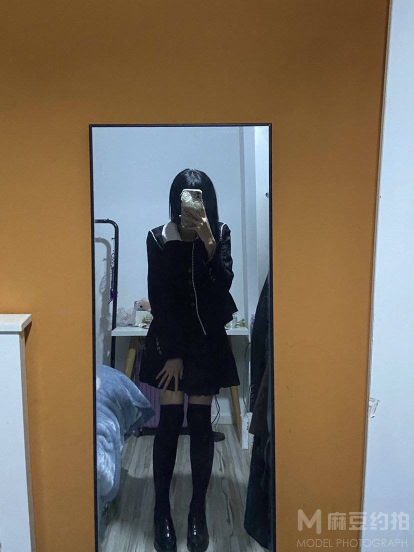 黑白模特