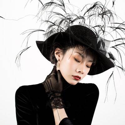 黑白模特