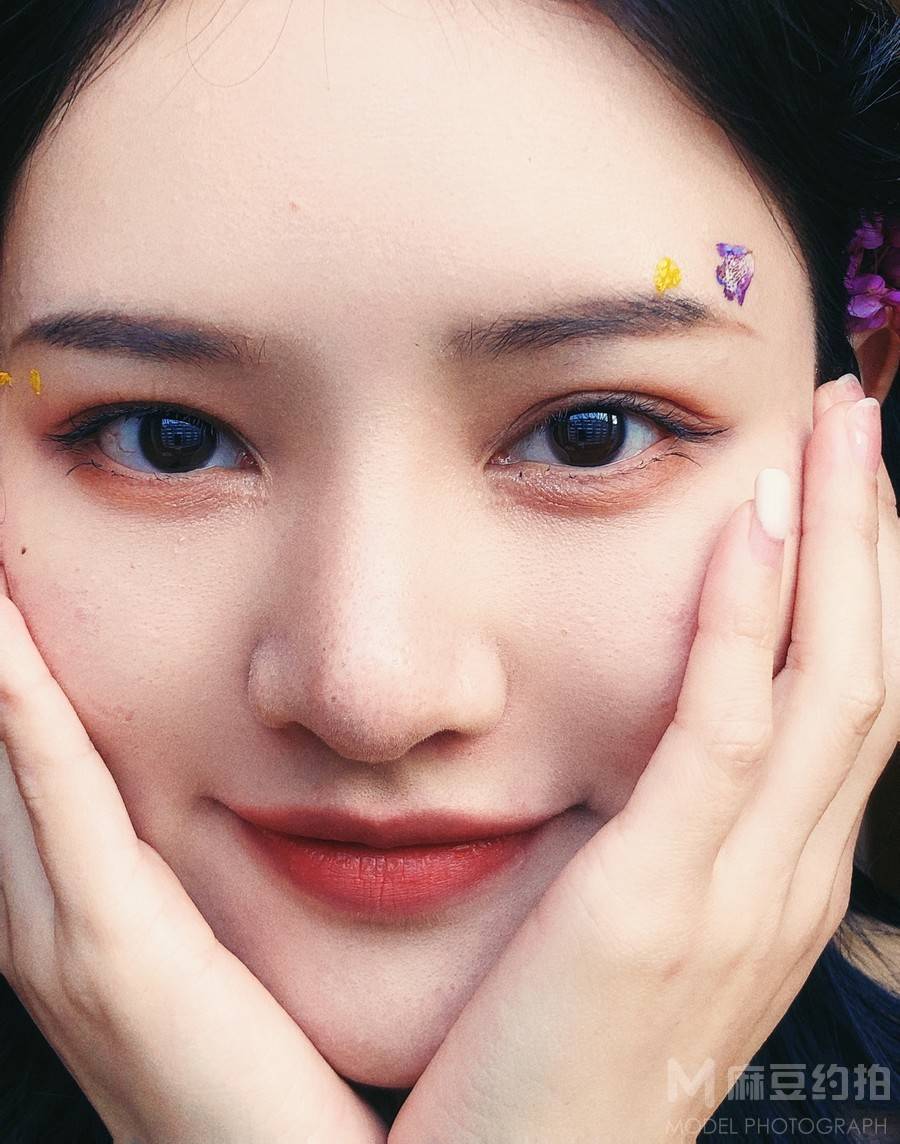 妆容模特