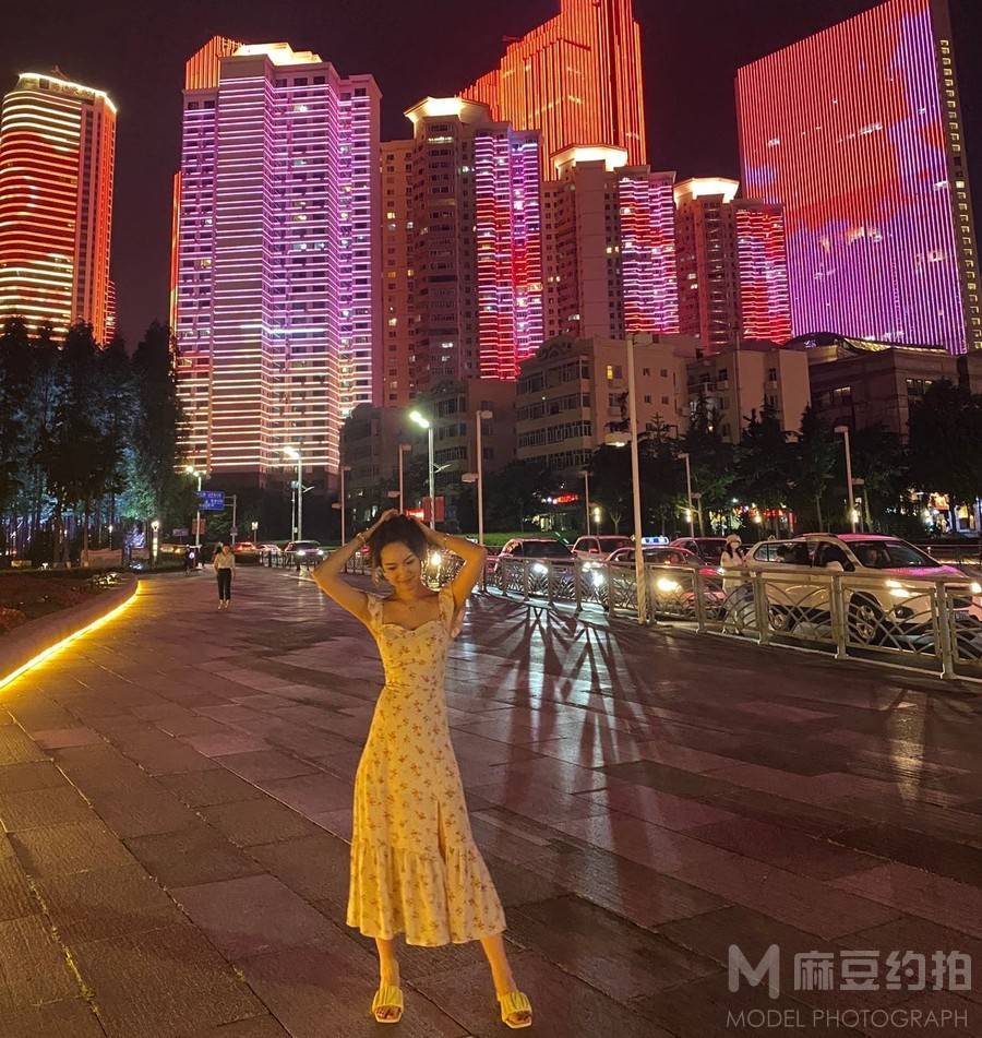 校园模特