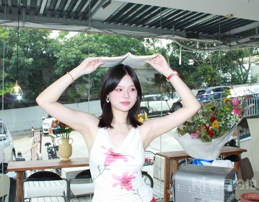 妆容模特