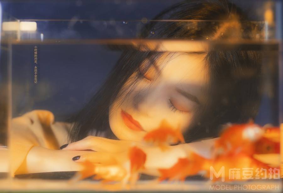 情绪模特