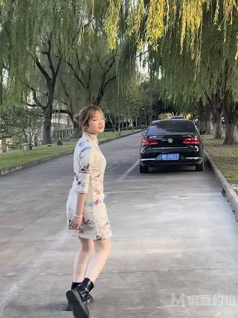 校园模特