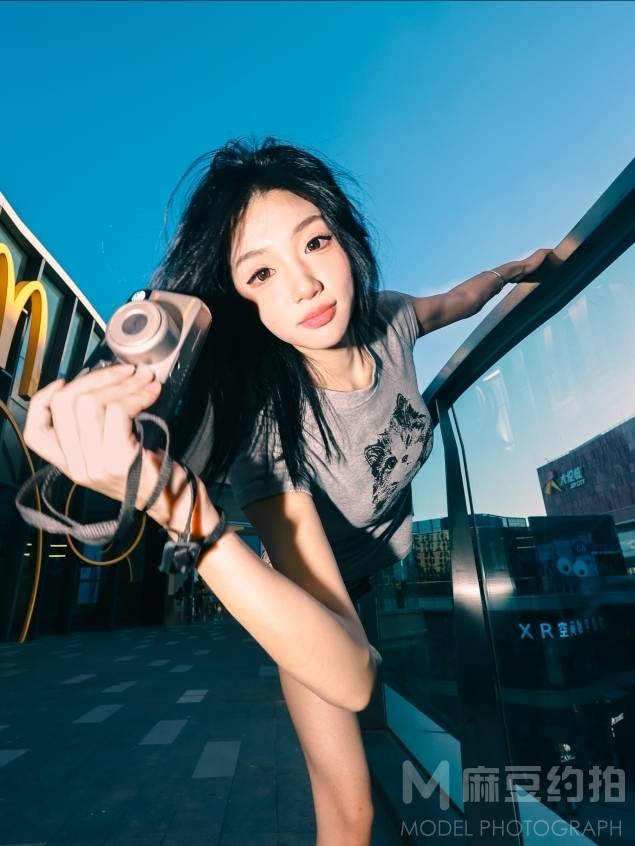 情绪模特