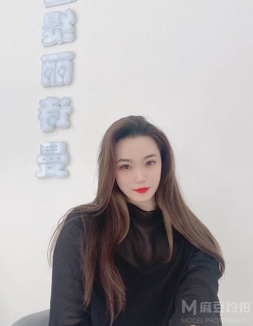 黑白模特