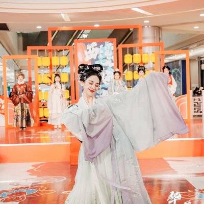 汉服模特
