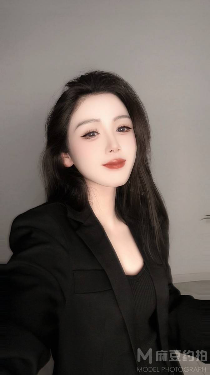 黑白模特