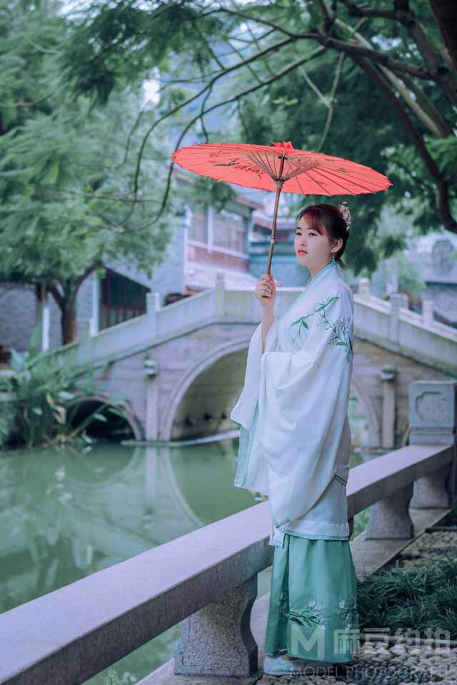 汉服模特