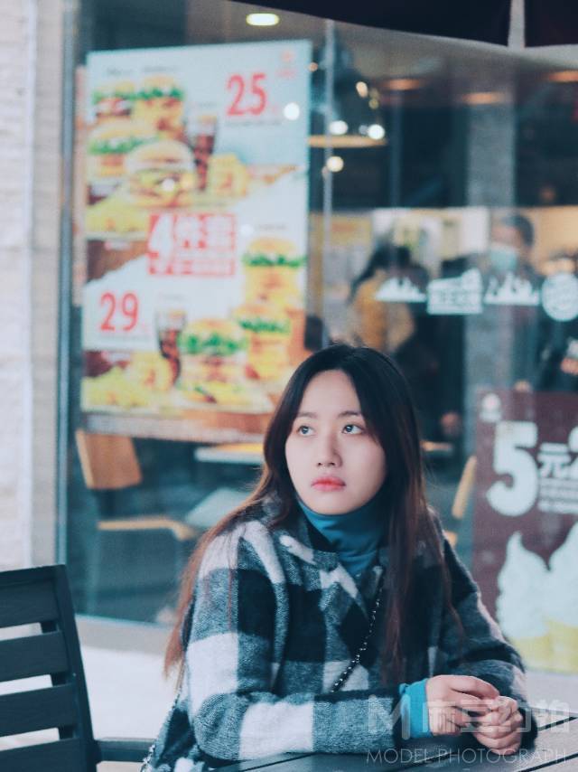 情绪模特