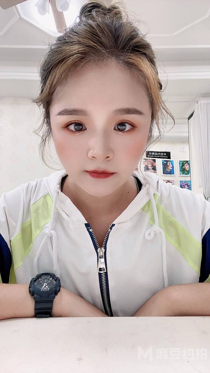 妆容模特