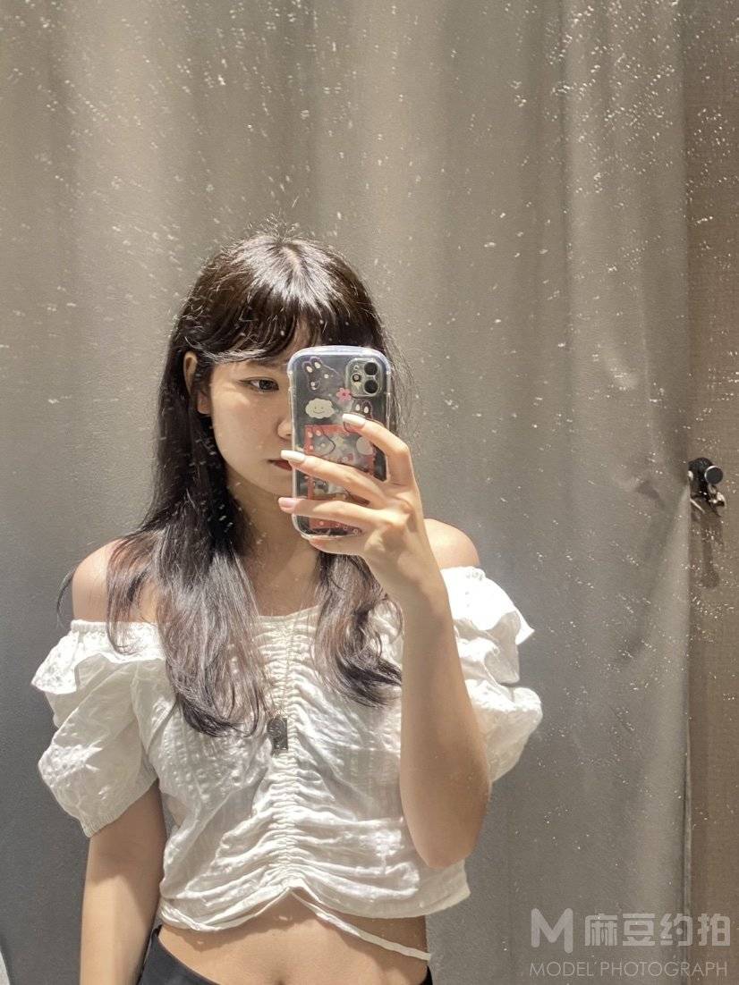 黑白模特