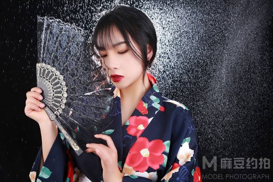黑白模特